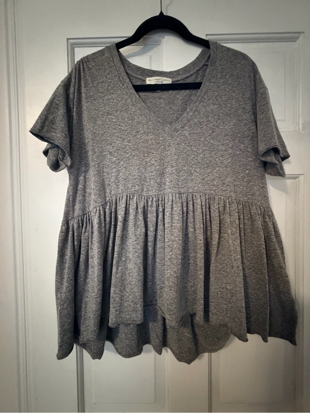 Truly Madly Deeply Heather Gray V-Neck Peplum T-shirt - Picture 2 of 4